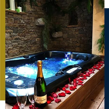 Insolite Avec Jacuzzi Privatif Lägenhet Millau