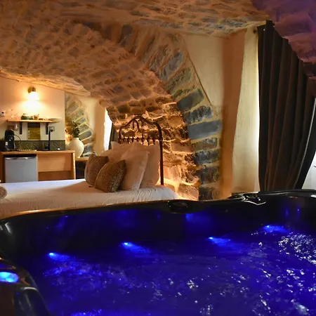 Insolite Avec Jacuzzi Privatif * مييو