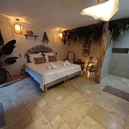 Insolite Avec Jacuzzi Privatif