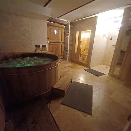 Insolite Avec Jacuzzi Privatif Millau