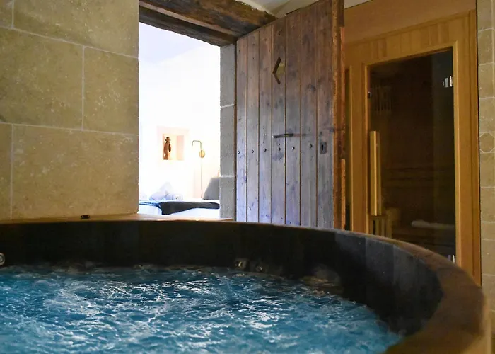 Insolite Avec Jacuzzi Privatif Apartamento Millau