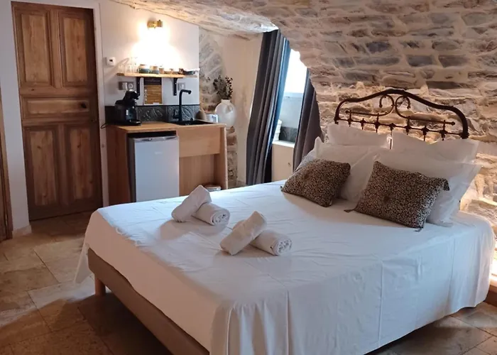 Insolite Avec Jacuzzi Privatif